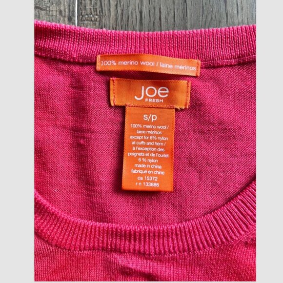 Joe Fresh 100% Merino Wool Crewneck Sweater Size S Coral Red Lightweight Knit - Picture 2 of 8
